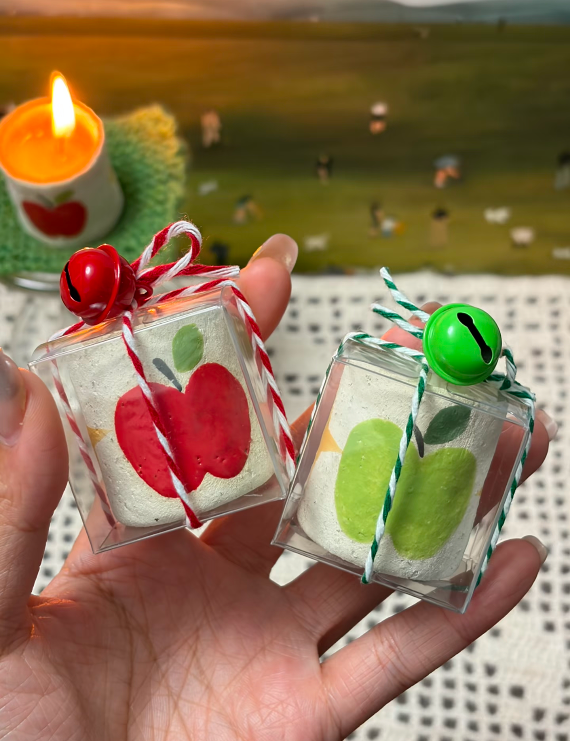 Thumb-sized clay diffuser candle with grapefruit scent