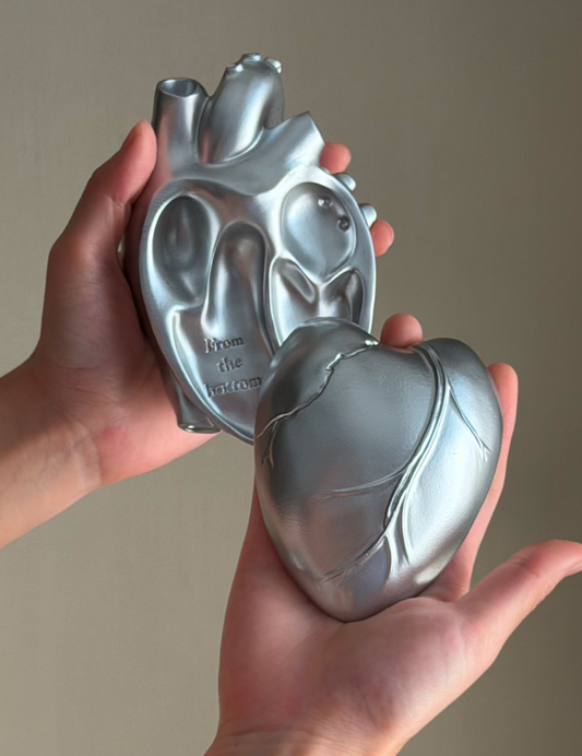 Vintage-style heart-shaped trinket storage box