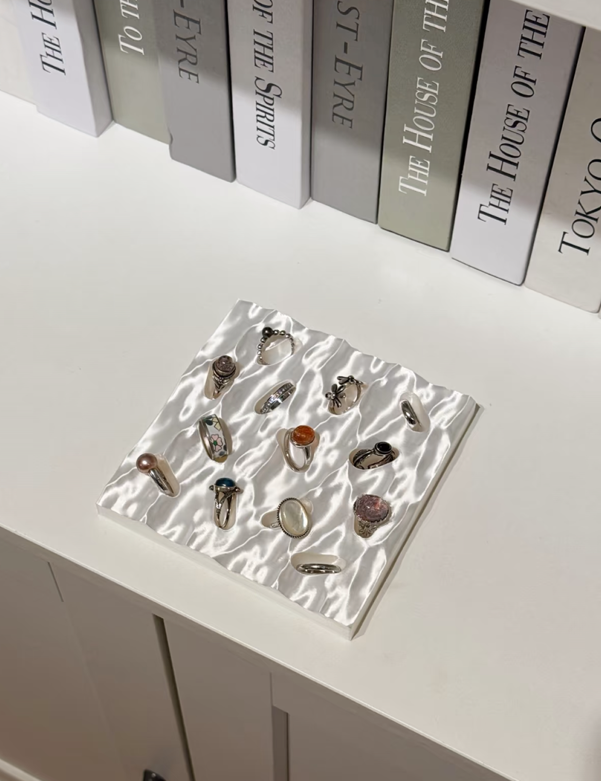 Sea Wave Ring Display Stand