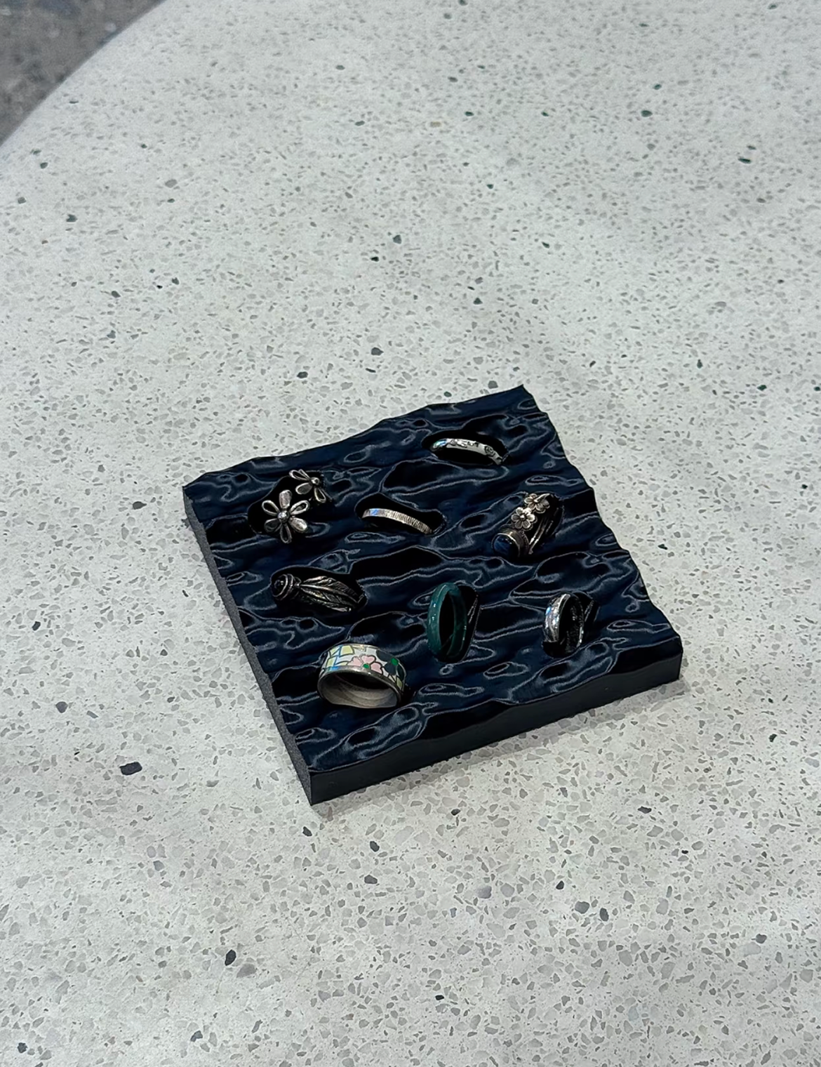 Sea Wave Ring Display Stand