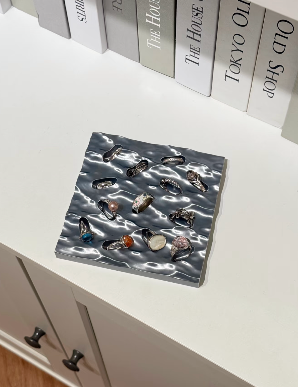 Sea Wave Ring Display Stand - unique jewelry gift from Asia, Salt.a.Peper gift shop